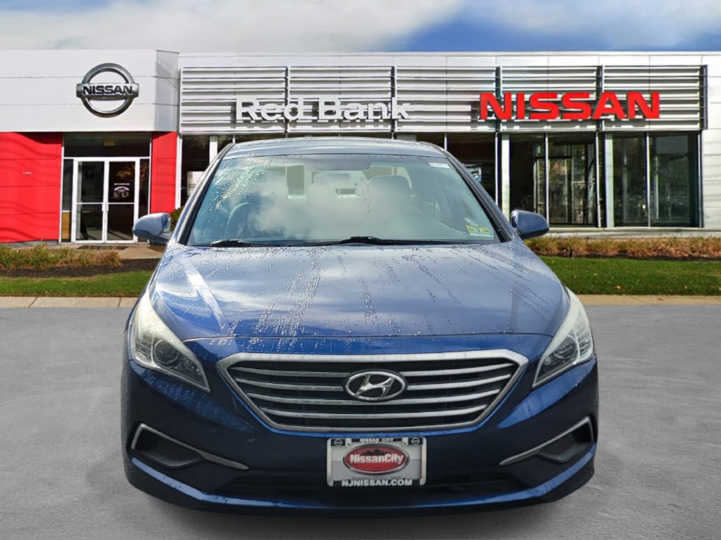 Used 2017 Hyundai Sonata SE FWD image 2