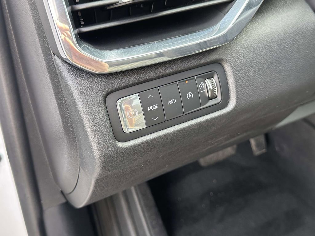 Certified 2024 GMC Acadia Denali image 25