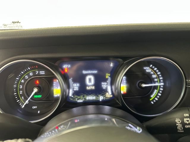 Used 2022 Jeep Wrangler Unlimited Sahara w/ Cold Weather Group image 17