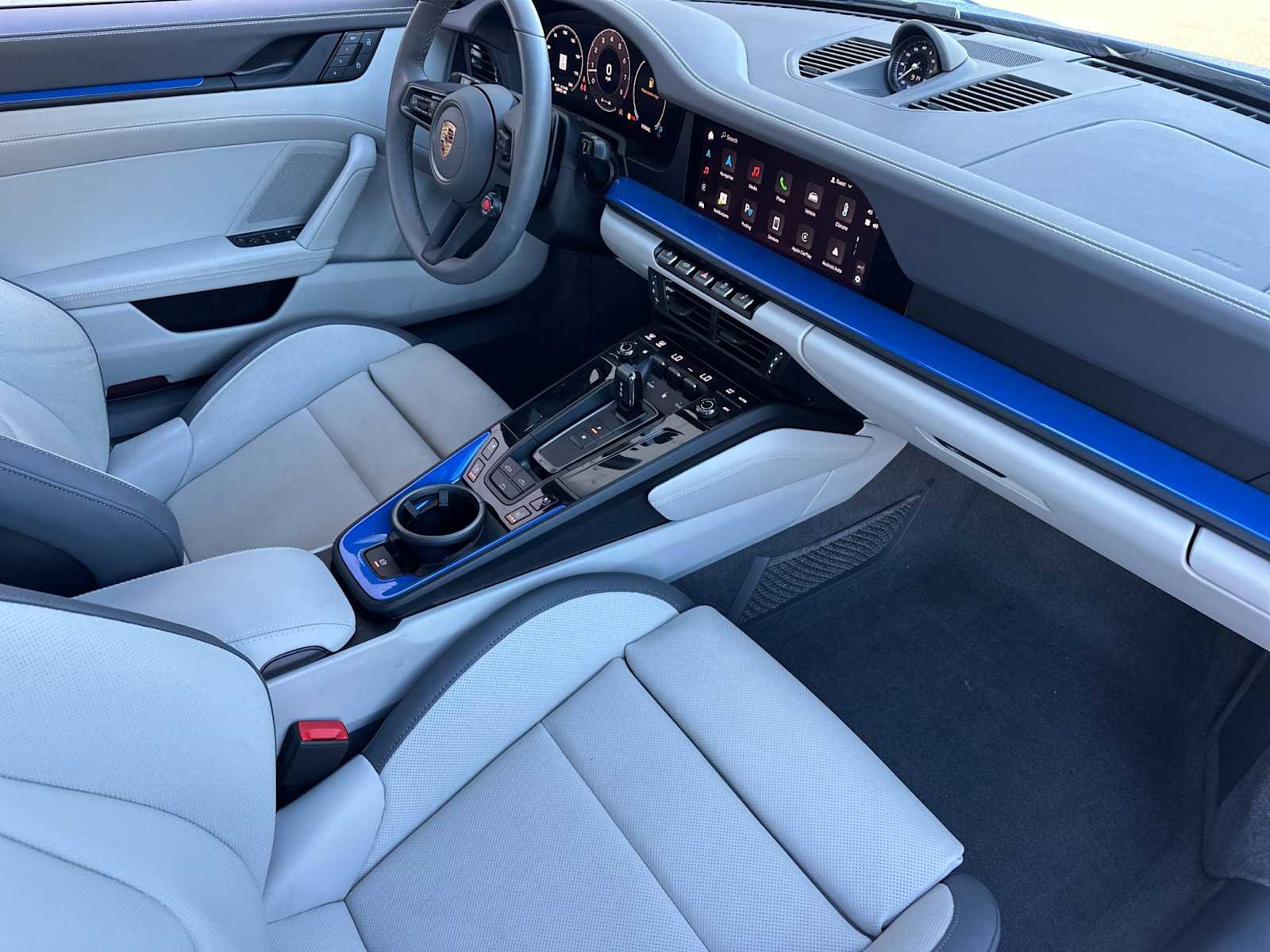 Used 2025 Porsche 911 Carrera RWD image 17
