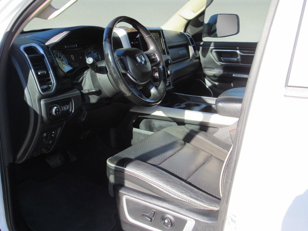 Used 2020 RAM 1500 Laramie image 17