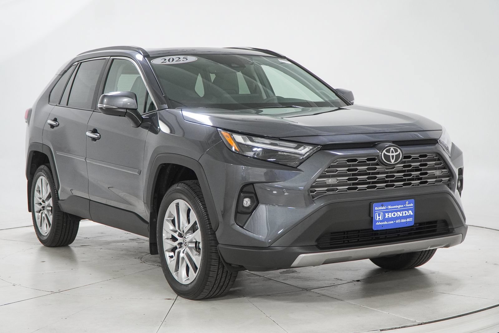 Used 2025 Toyota RAV4 Limited w/ Weather Package AWD/4WD image 15