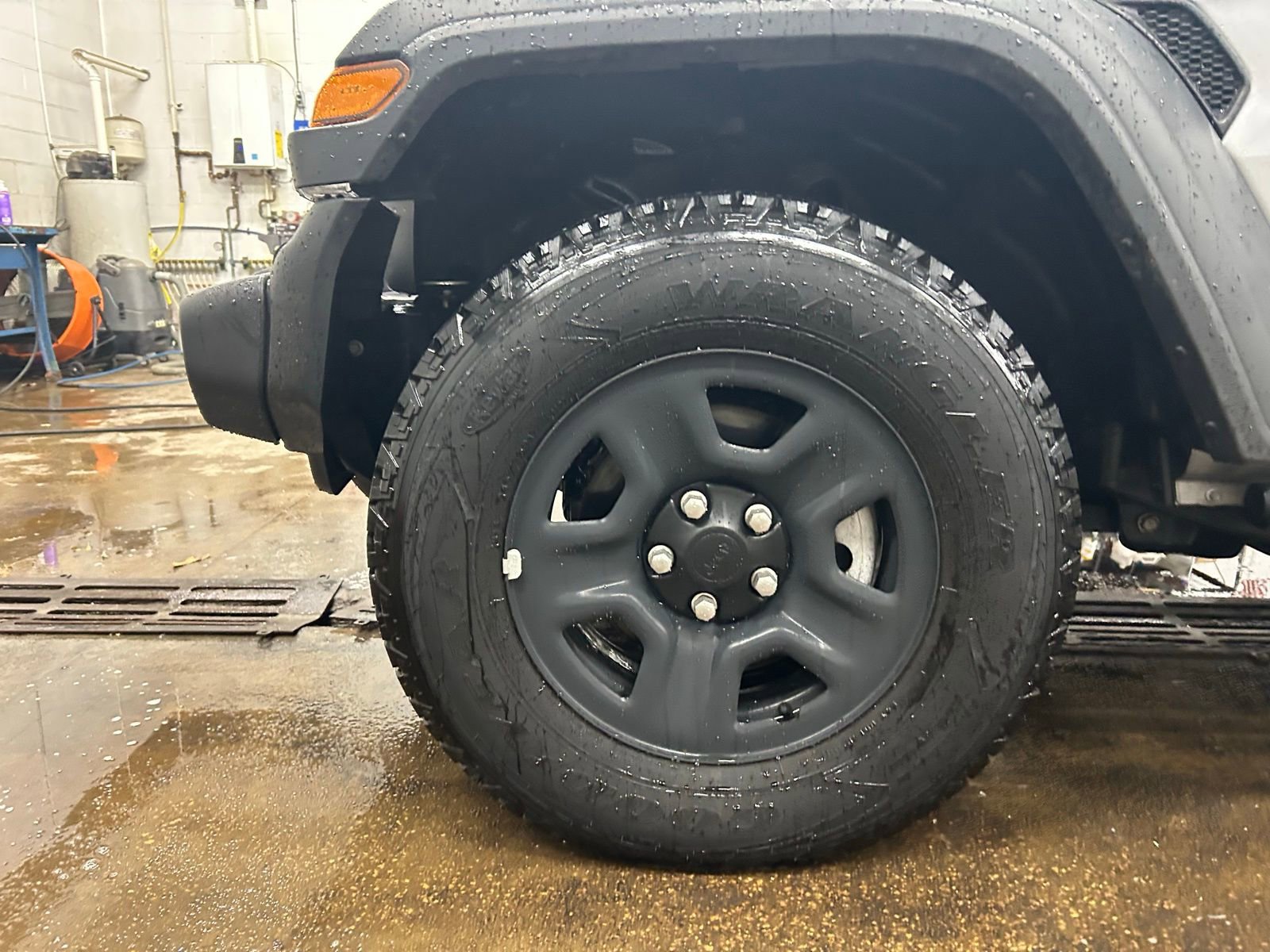 Used 2021 Jeep Wrangler Unlimited Sport image 34