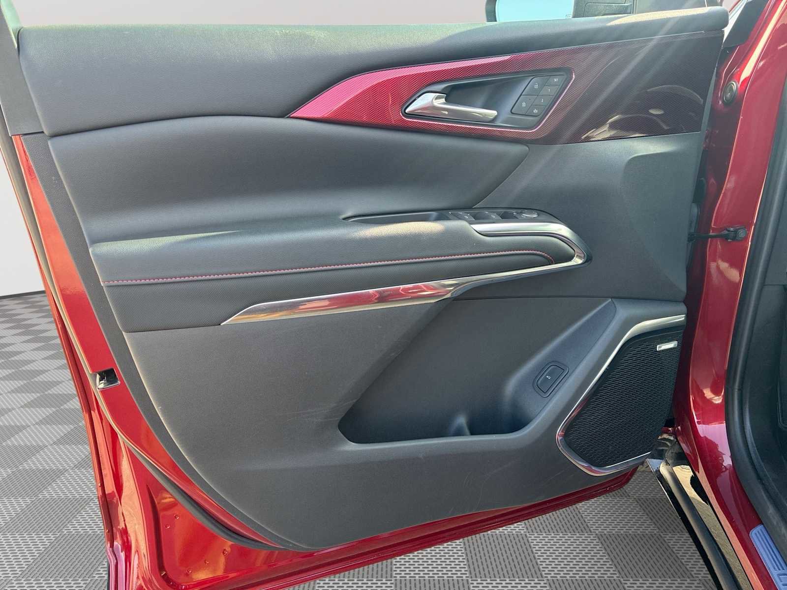 Certified 2024 Chevrolet Traverse RS image 23