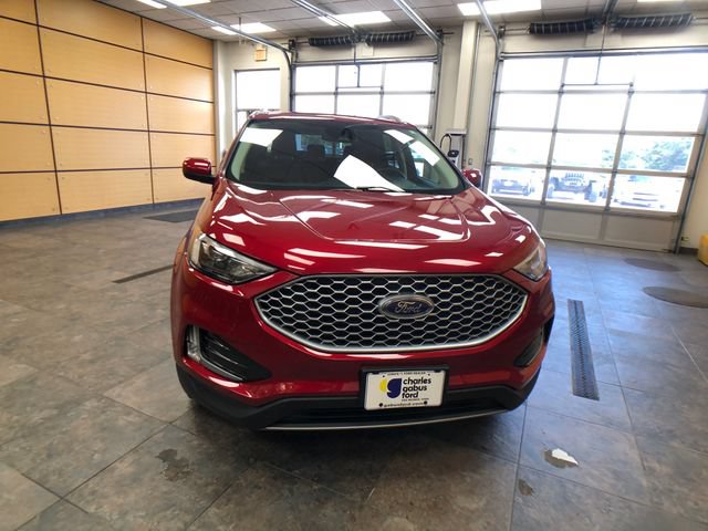 Certified 2024 Ford Edge SEL w/ Convenience Package AWD/4WD image 2