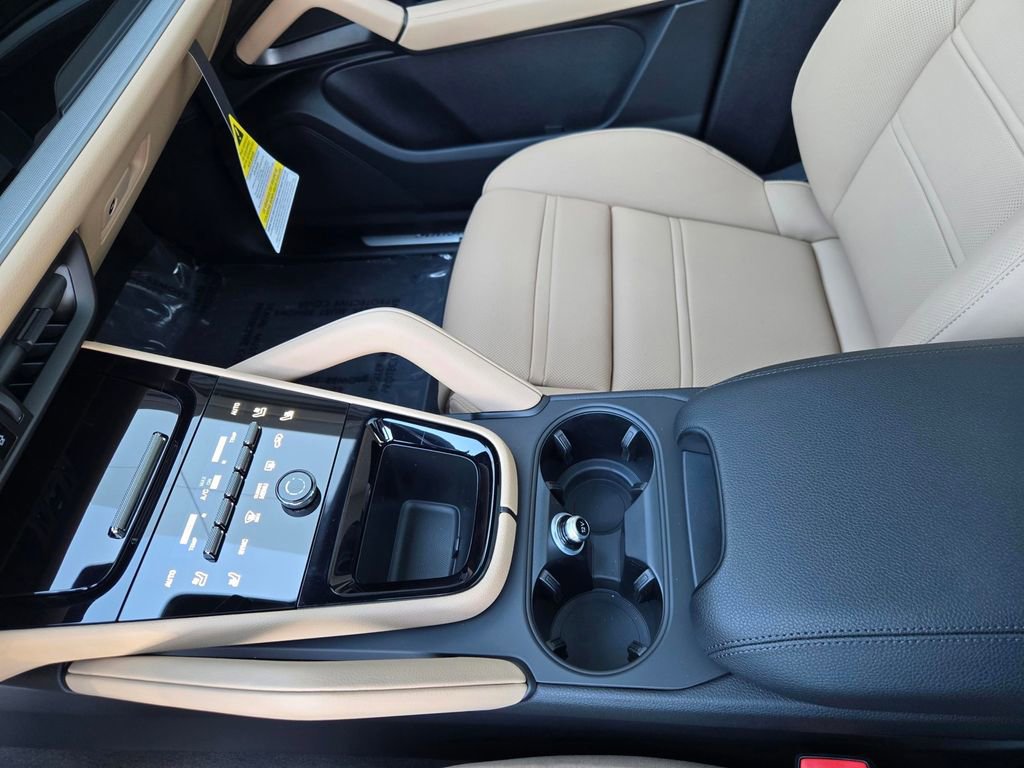 New 2026 Porsche Cayenne Coupe image 23