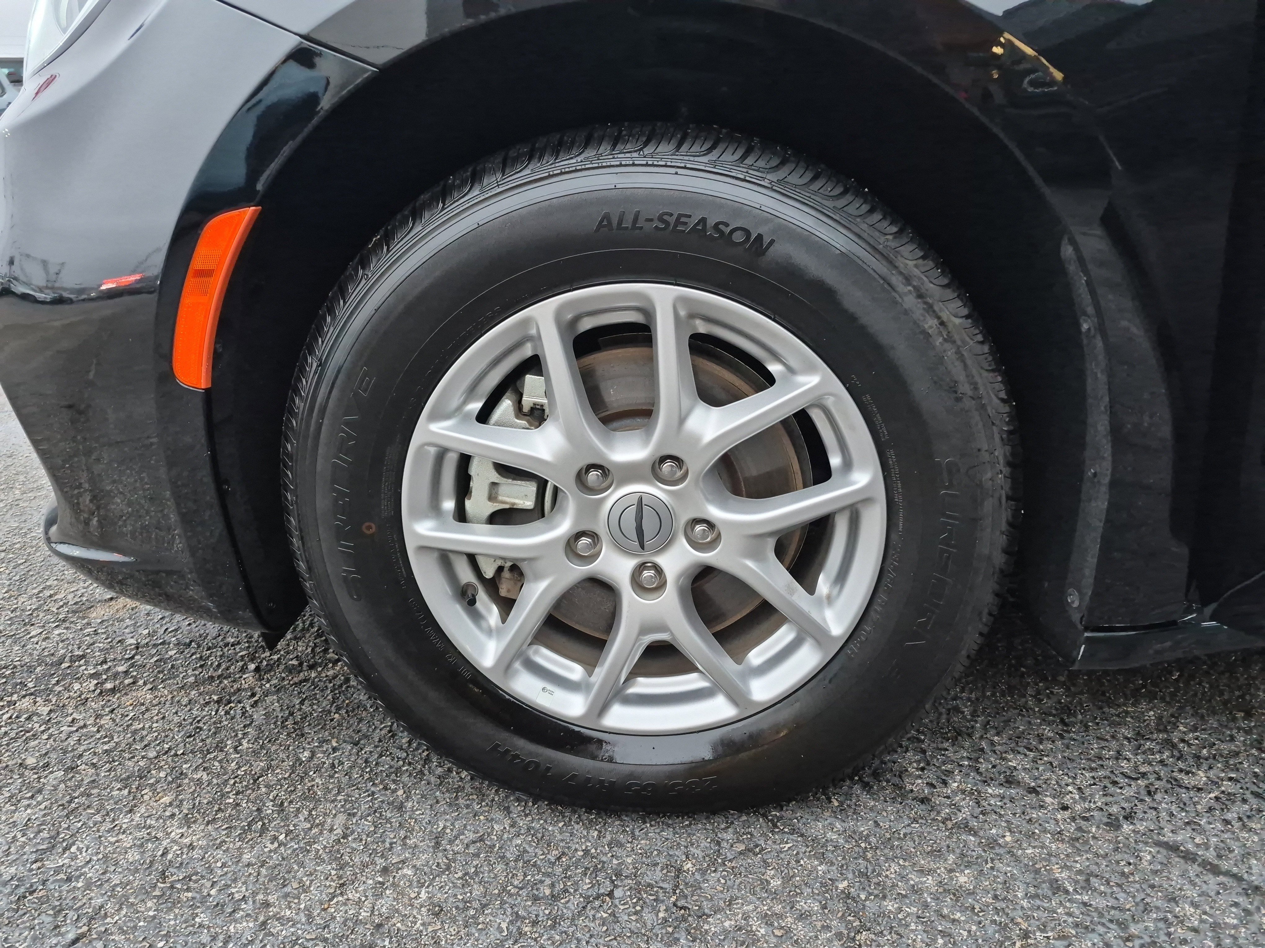 Used 2025 Chrysler Pacifica Select image 7