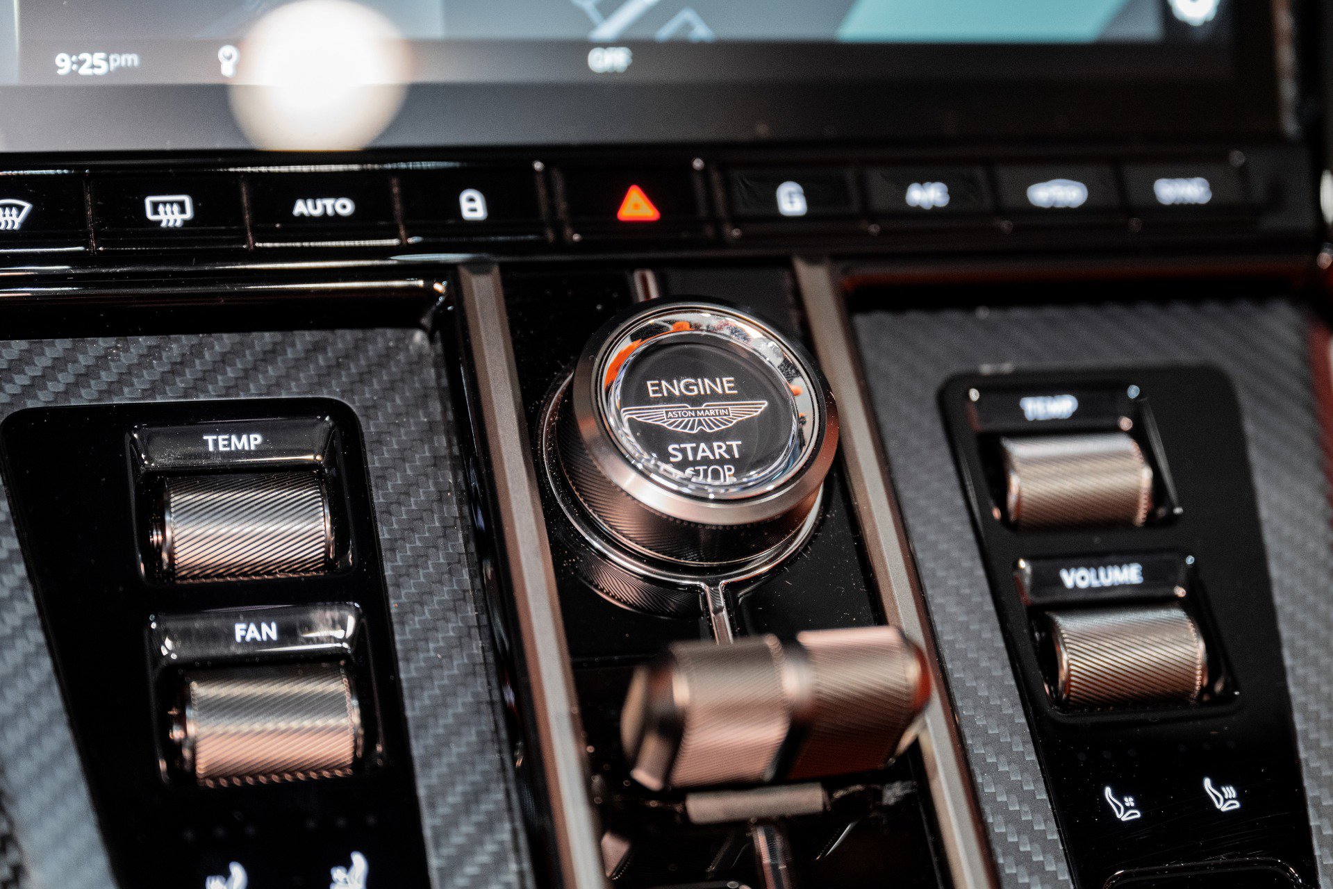 New 2026 Aston Martin V8 Vantage Roadster image 25