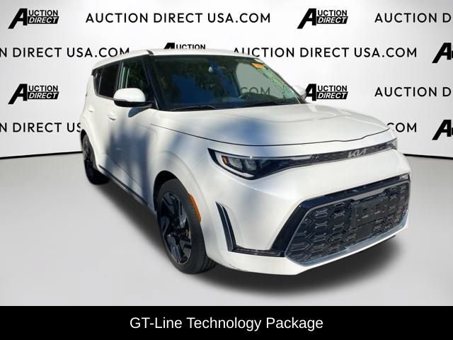 Used 2023 Kia Soul GT-Line w/ GT-Line Technology Package FWD image 3