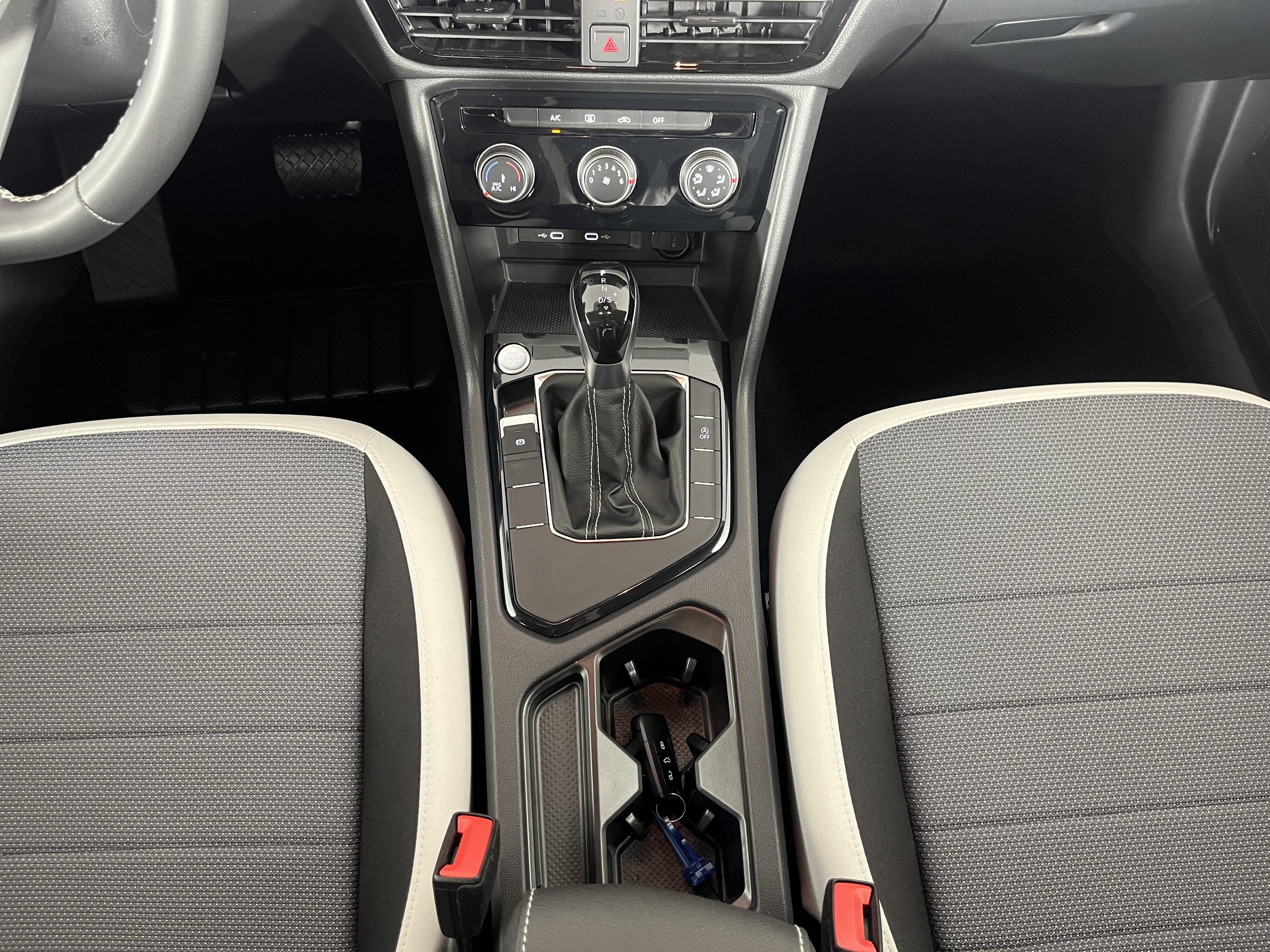 Certified 2025 Volkswagen Taos S FWD image 16