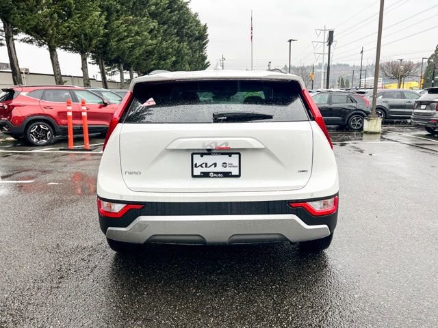 Used 2025 Kia Niro EX image 9