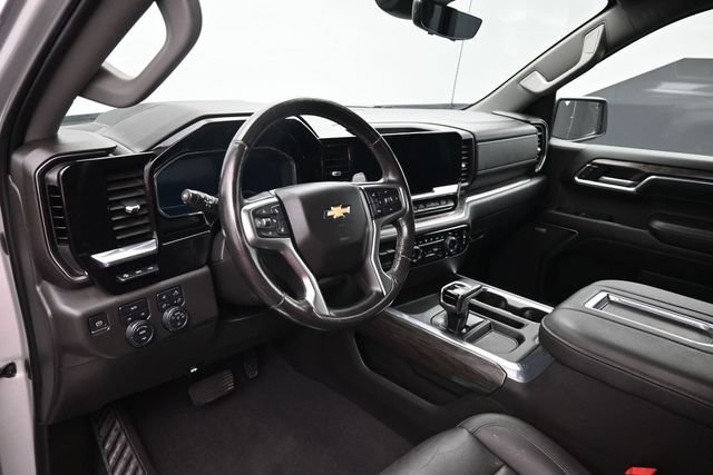 Used 2022 Chevrolet Silverado 1500 LTZ w/ Technology Package AWD/4WD image 14
