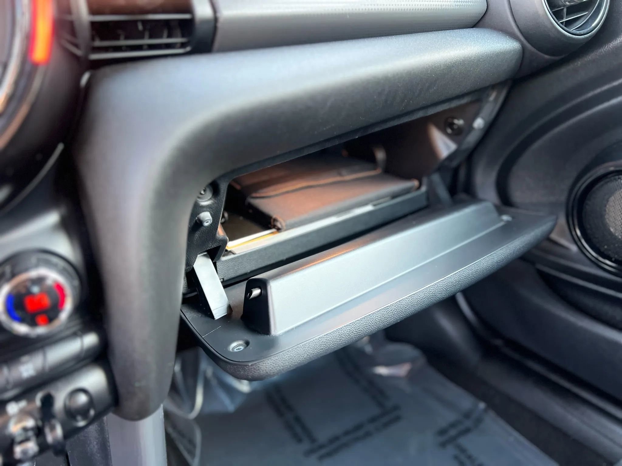 Used 2016 MINI Cooper 2-Door Hardtop image 30