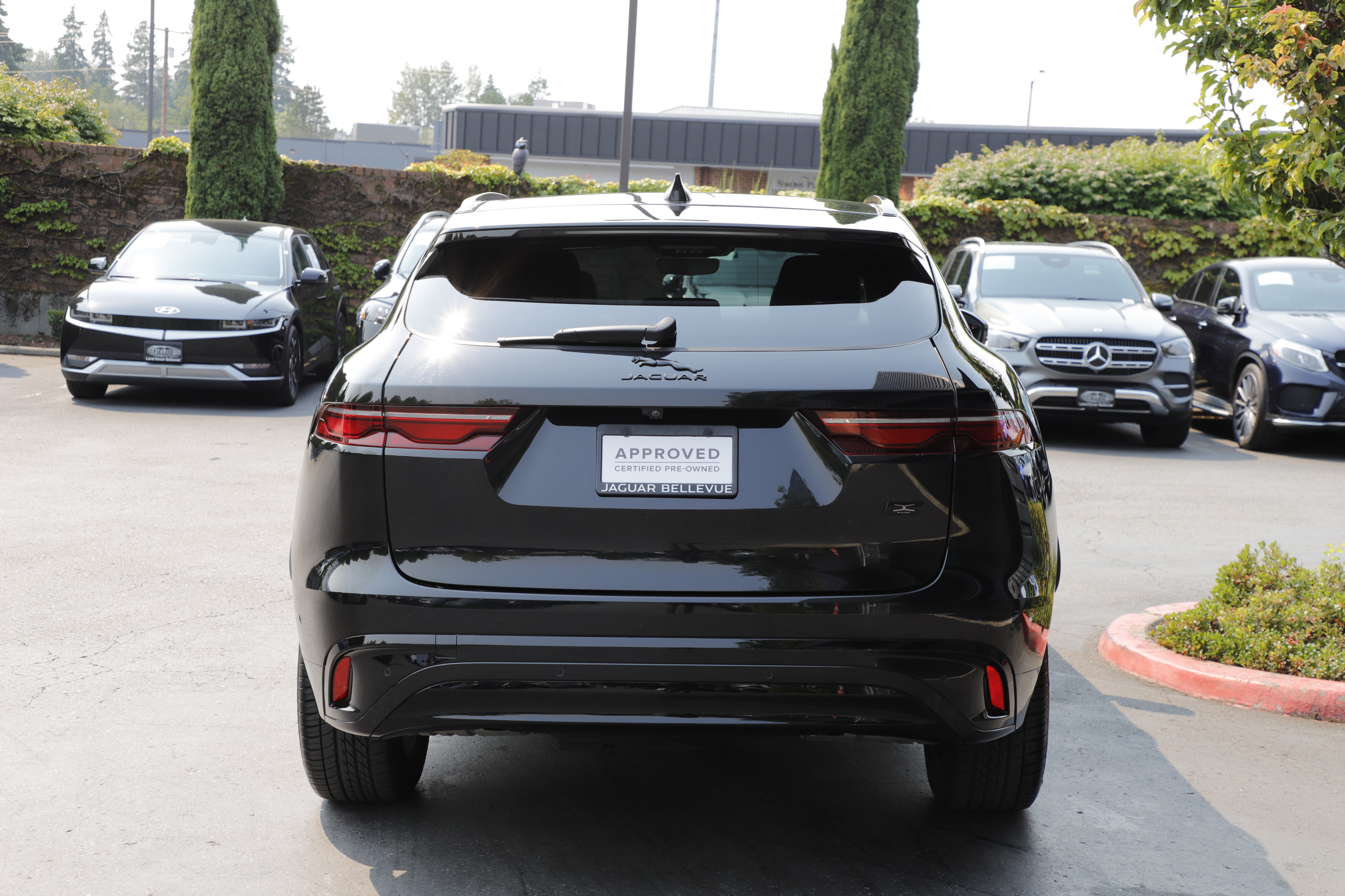 Certified 2026 Jaguar F-PACE R-Dynamic S AWD/4WD image 5