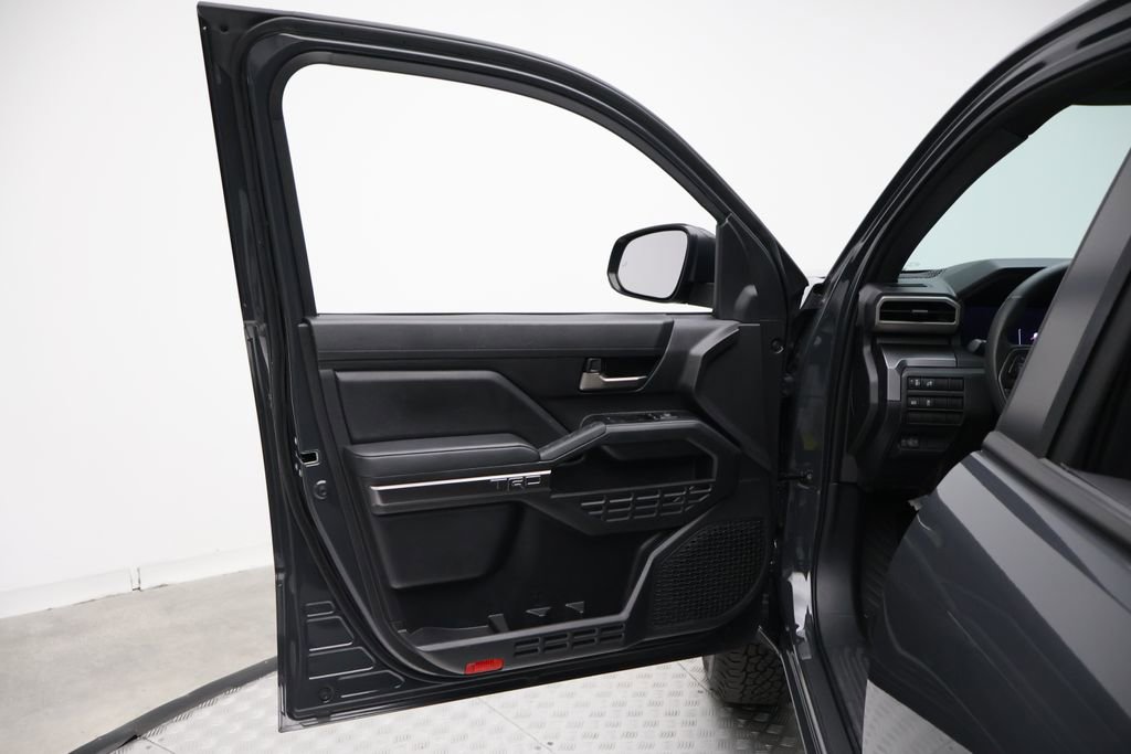 Certified 2025 Toyota Tacoma TRD Off-Road image 16