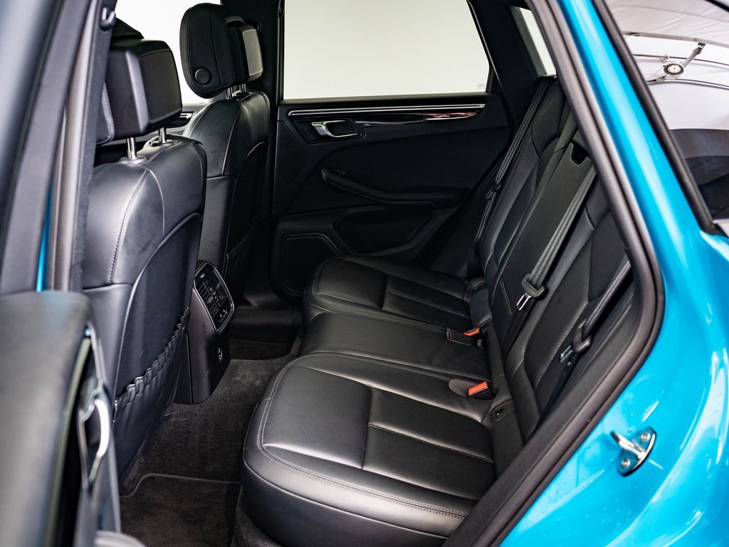 Certified 2023 Porsche Macan image 37
