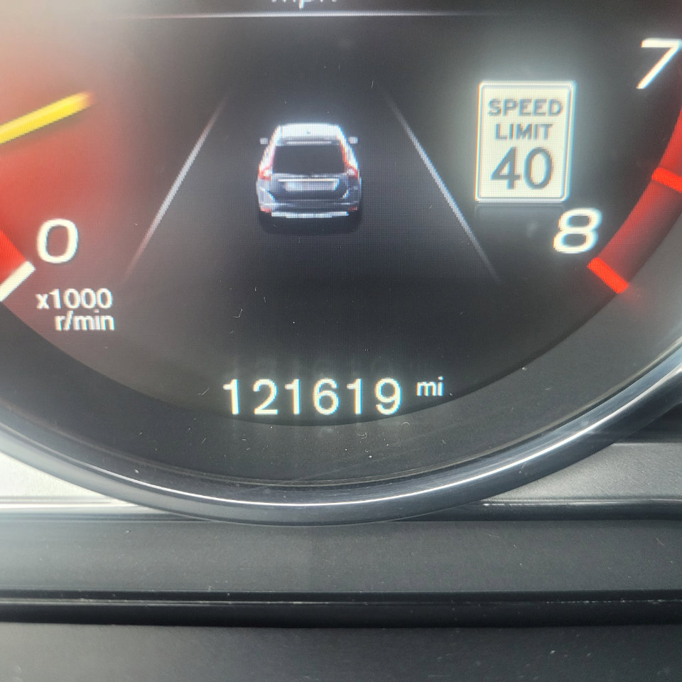 Used 2015 Volvo XC60 T6 Platinum w/ Climate Package image 17