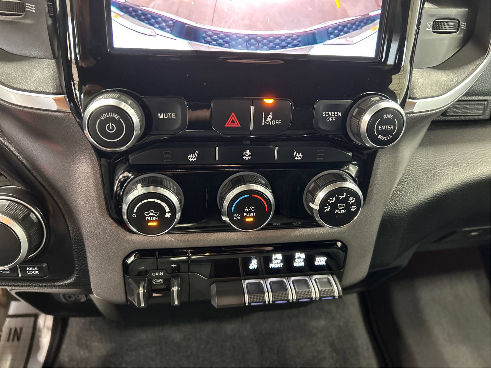 Used 2025 RAM 1500 Big Horn AWD/4WD image 29