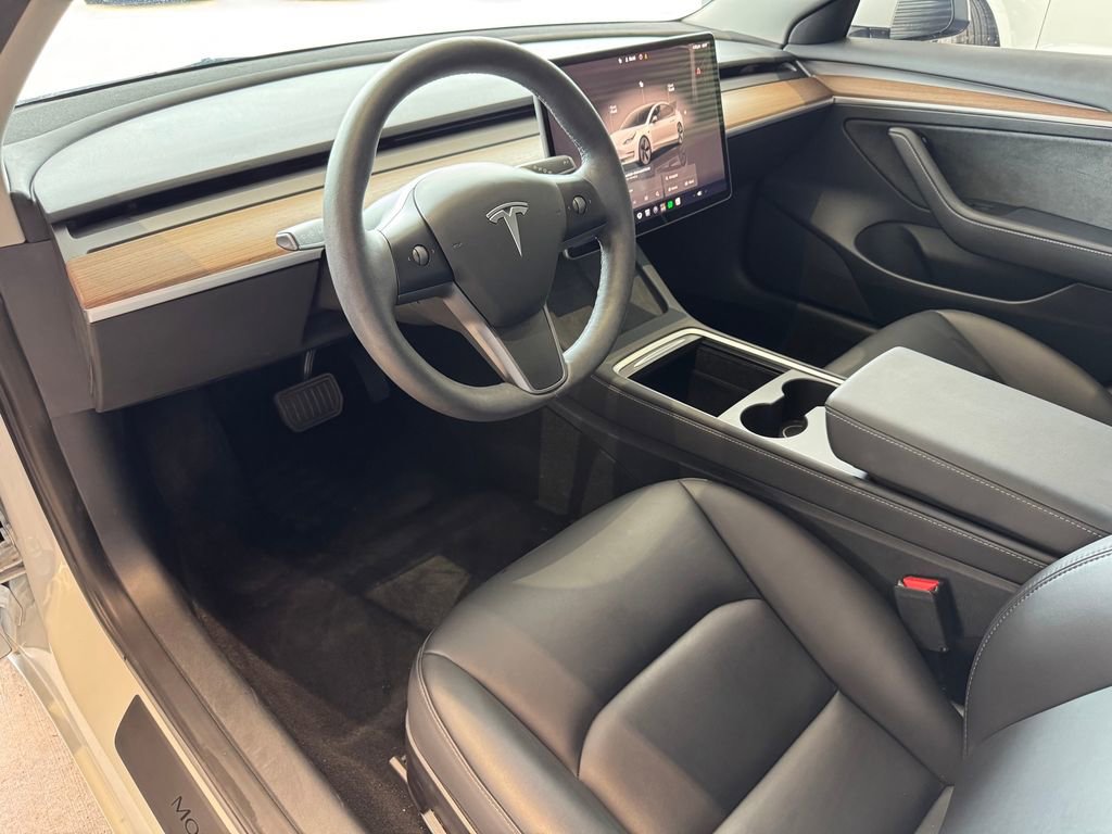 Used 2023 Tesla Model 3 Standard Range RWD image 4