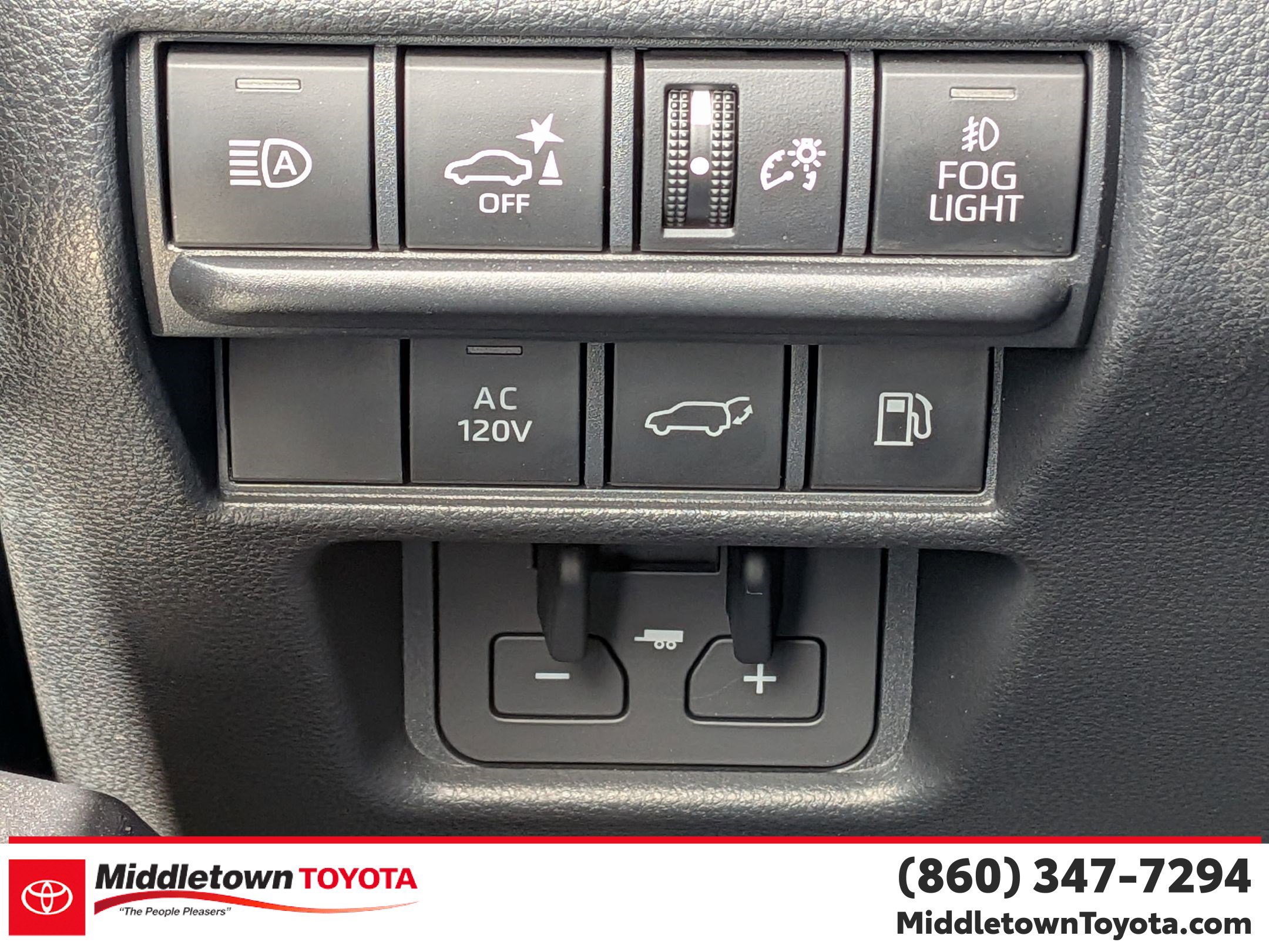 Used 2025 Toyota Land Cruiser w/ Premium Package AWD/4WD image 18