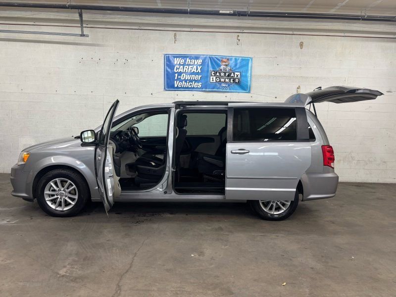 Used 2014 Dodge Grand Caravan SXT w/ Rear Park Assist Package image 8