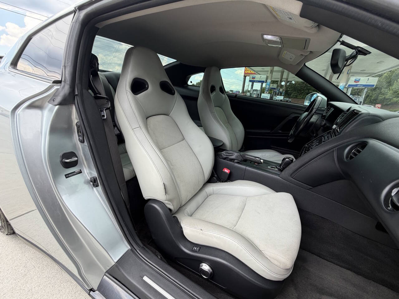 Used 2009 Nissan GT-R Premium AWD/4WD image 7