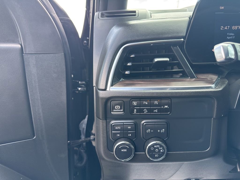 Used 2025 Chevrolet Tahoe Z71 AWD/4WD image 12