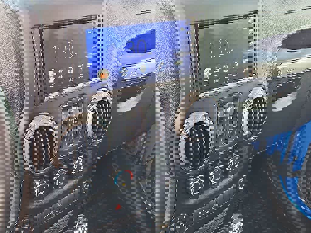 Used 2015 Jeep Wrangler Unlimited Sport w/ Quick Order Package 24S AWD/4WD image 28