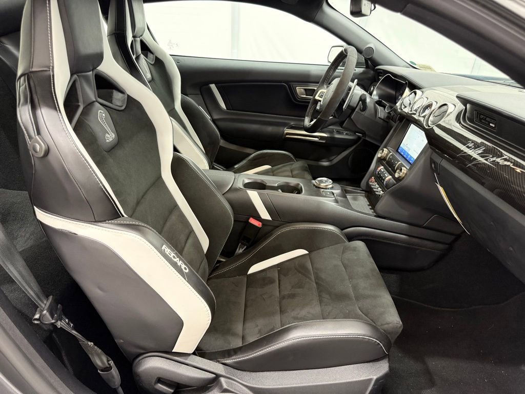 Used 2021 Ford Mustang Shelby GT500 w/ Carbon Fiber Track Pack image 15