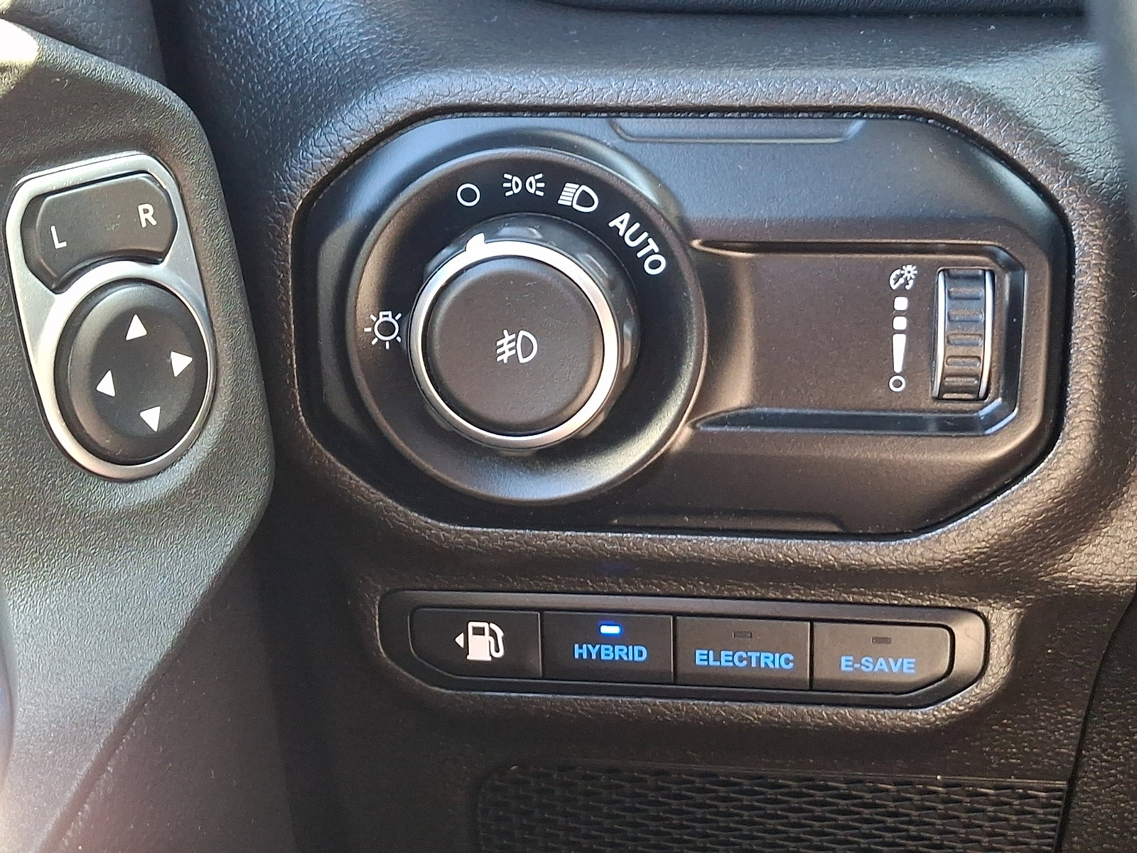 Used 2023 Jeep Wrangler Unlimited Rubicon 4xe w/ Cold Weather Group image 23