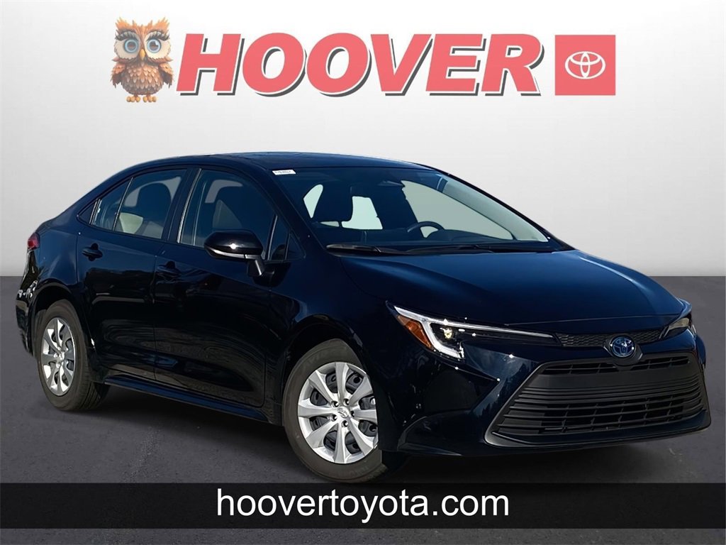 Used 2025 Toyota Corolla LE image 1