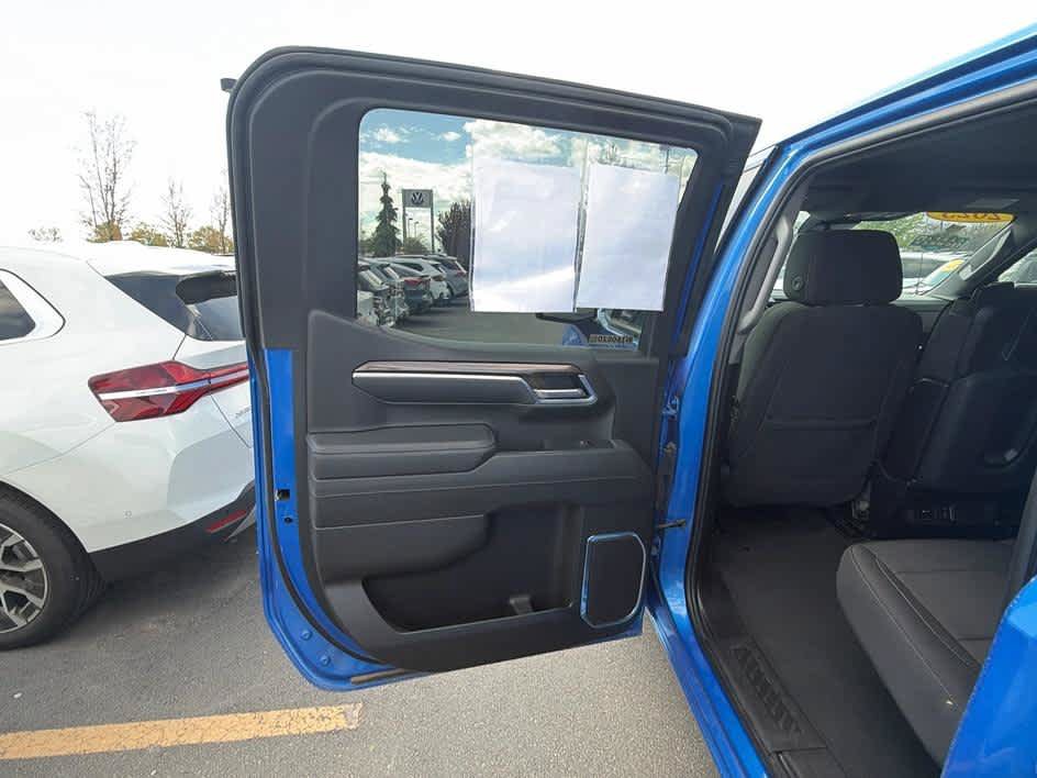 Used 2025 Chevrolet Silverado 1500 LT AWD/4WD image 16