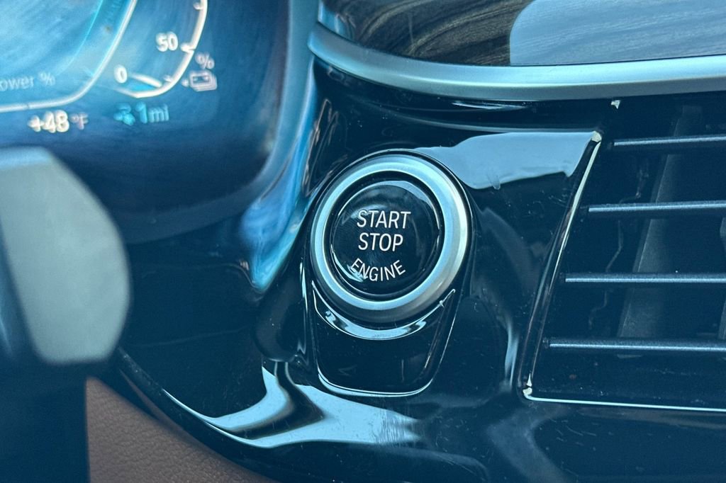 Used 2023 BMW 530e w/ Convenience Package image 24