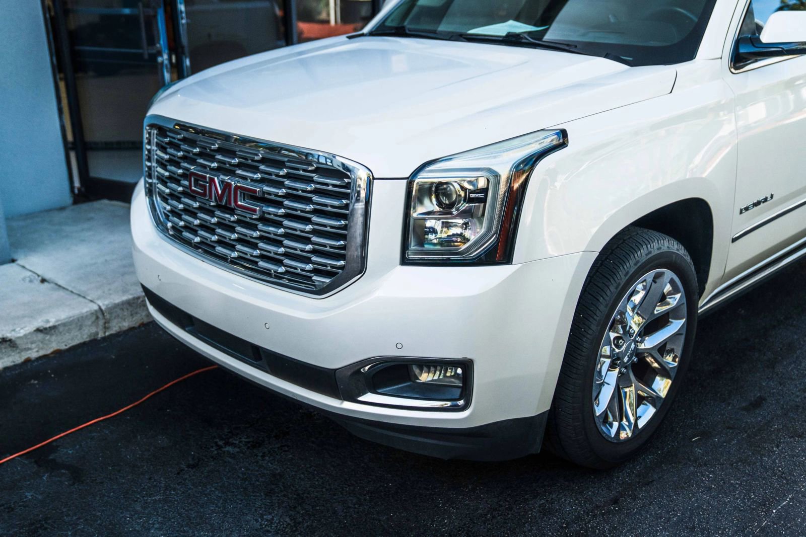 Used 2018 GMC Yukon Denali w/ Open Road Package RWD image 4