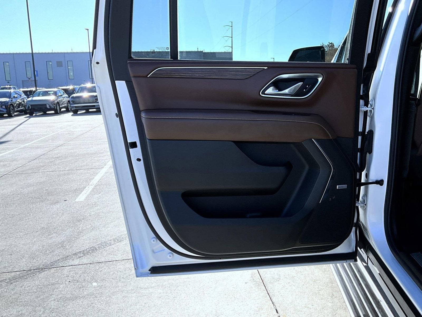 Used 2023 Chevrolet Suburban High Country image 18