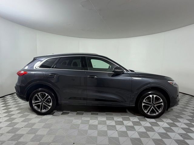 Used 2025 Audi Q5 Premium Plus w/ Premium Plus AWD/4WD image 7