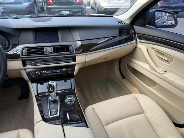 Used 2011 BMW 528i Sedan RWD image 21