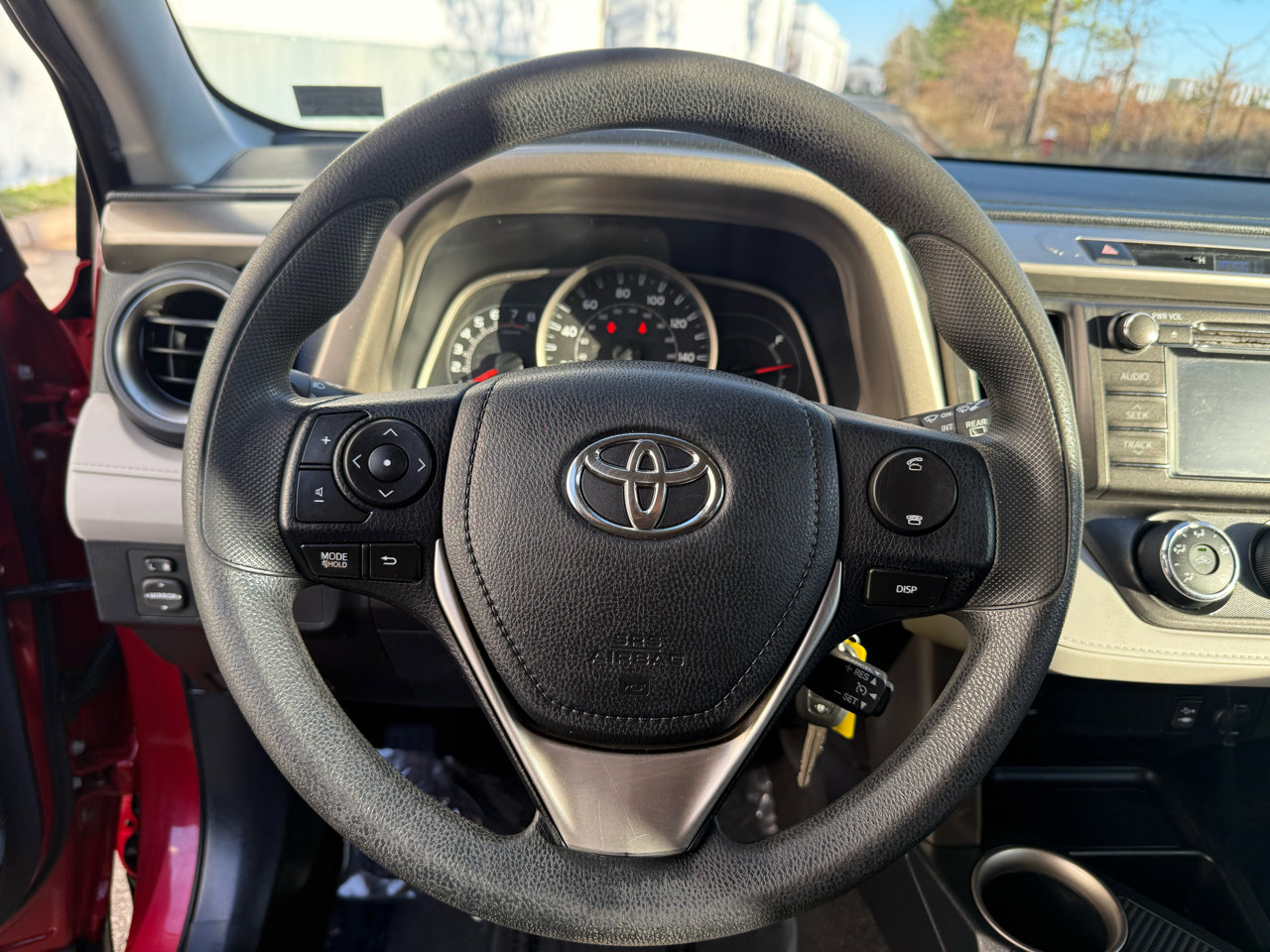 Used 2013 Toyota RAV4 LE image 30