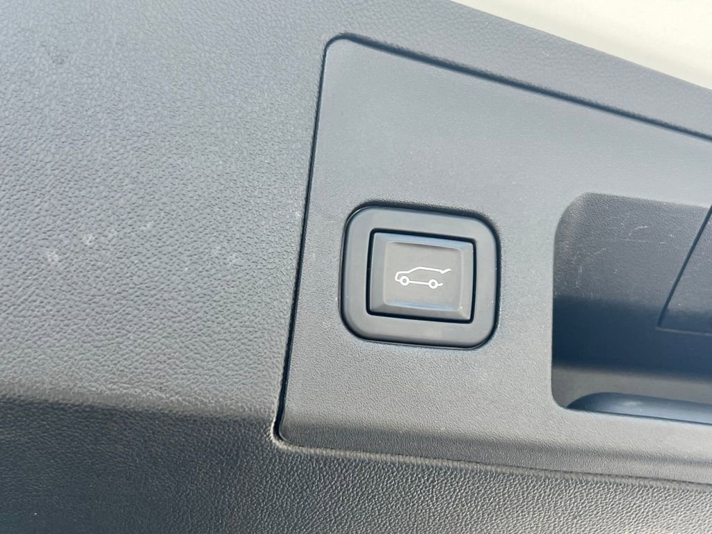 Used 2023 Cadillac XT5 Premium Luxury image 17