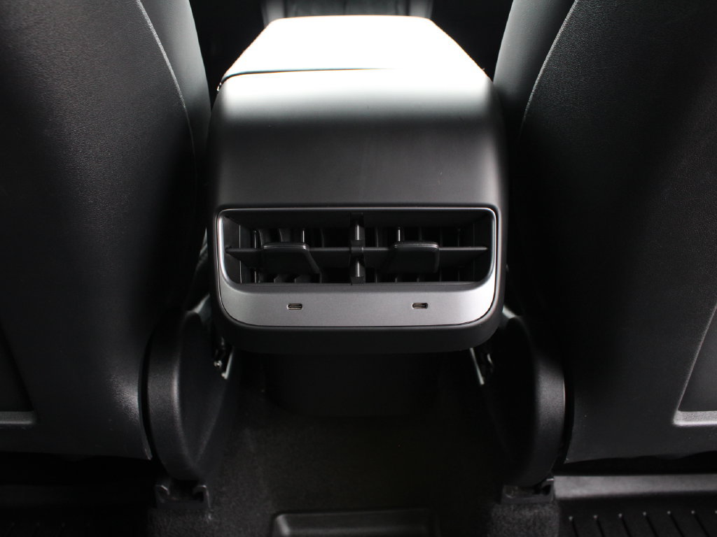 Used 2024 Tesla Model Y Performance AWD/4WD image 29
