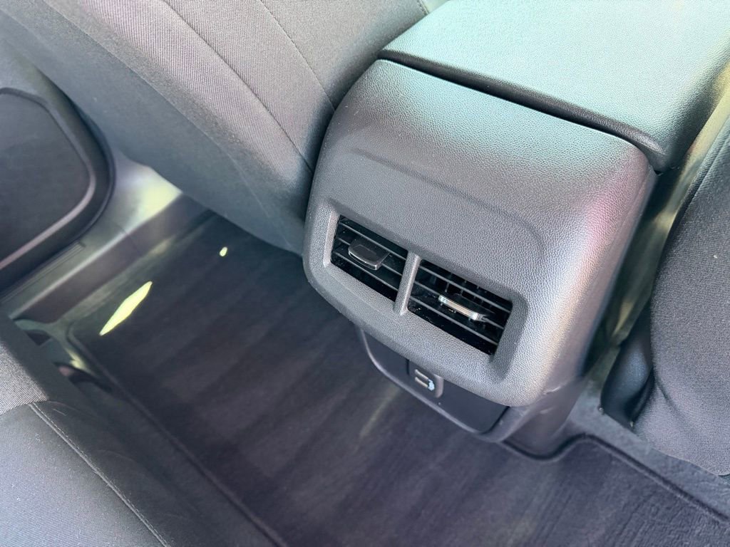 Used 2024 Chevrolet Equinox LT FWD image 19