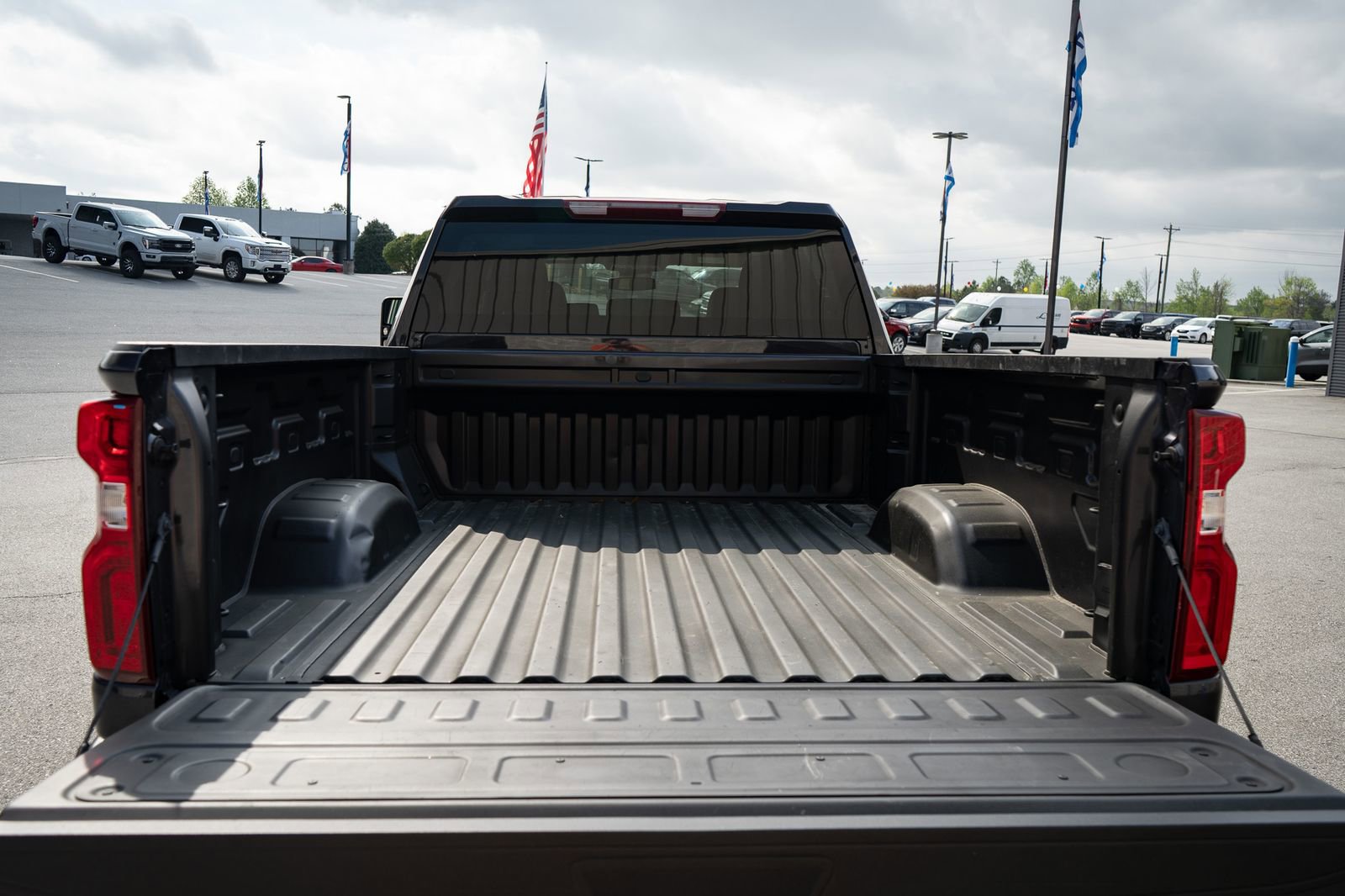Used 2024 Chevrolet Silverado 2500 LTZ AWD/4WD image 9