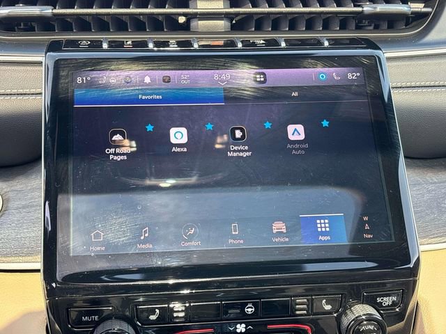 Used 2024 Jeep Grand Cherokee Limited w/ Black Appearance Package image 24