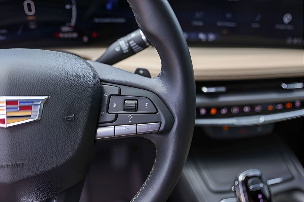 Certified 2024 Cadillac XT4 Luxury FWD image 12