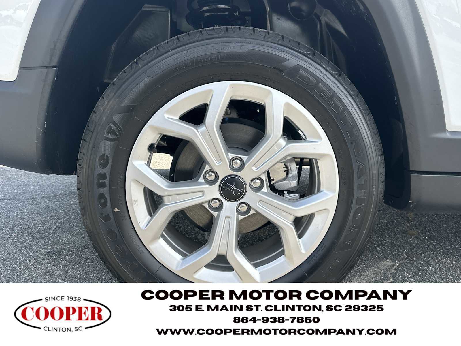 Used 2025 Jeep Compass Latitude image 17