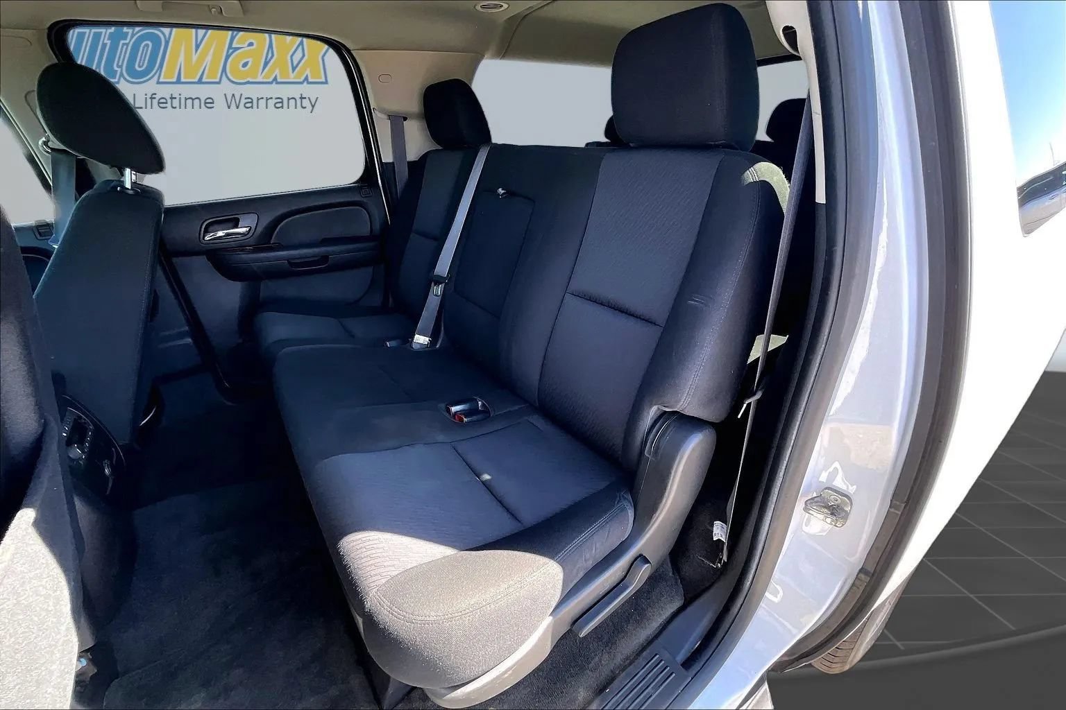 Used 2014 Chevrolet Suburban LS AWD/4WD image 27