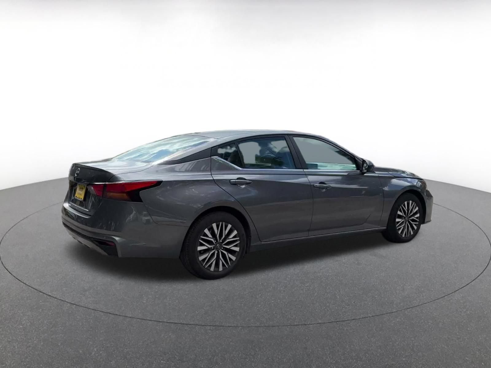 Used 2026 Nissan Altima 2.5 SV FWD image 14