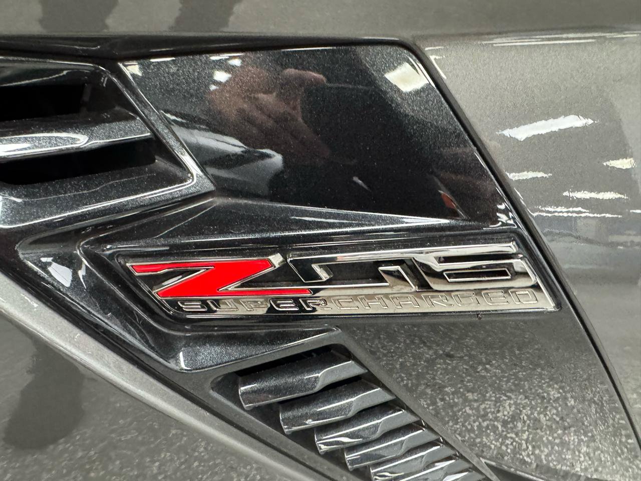 Used 2015 Chevrolet Corvette Z06 w/ 2LZ Preferred Equipment Group RWD image 28