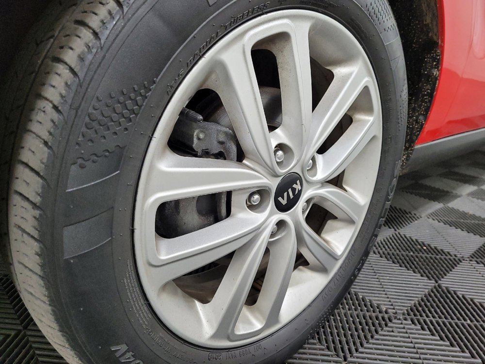 Used 2019 Kia Soul + FWD image 31