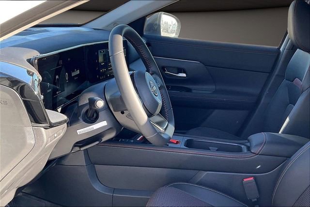 New 2026 Nissan Kicks SR w/ Cold Weather Package image 7